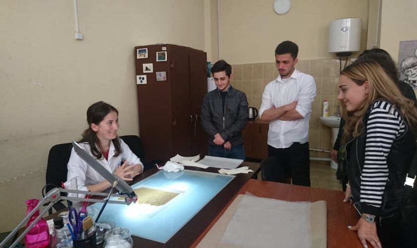 ოფისის მენეჯერის პროფესიული საგანმანათლებლო პროგრამის სტუდენტთა სასწავლო ექსკურსია საქართველოს ეროვნულ არქივში