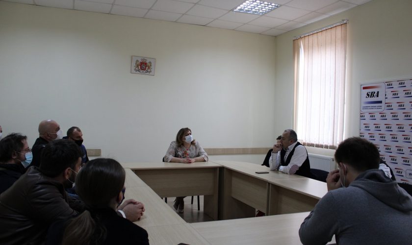 გასაუბრება მოკლევადიანი პროგრამების კურსდამთავრებულებთან